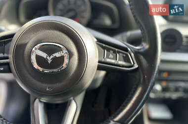 Седан Mazda 3 2017 в  фото 15 Седан Mazda 3 2017 в