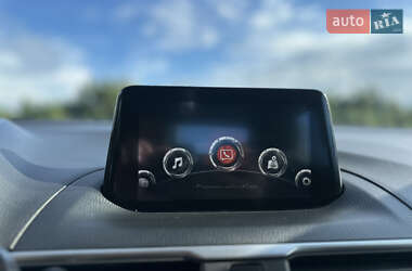 Седан Mazda 3 2017 в  фото 18 Седан Mazda 3 2017 в
