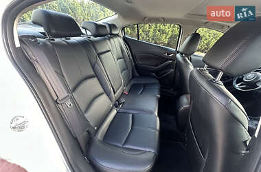 Седан Mazda 3 2017 в  фото 36 Седан Mazda 3 2017 в