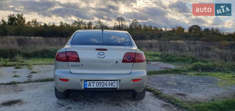 Седан Mazda 3 2004 в Калуше