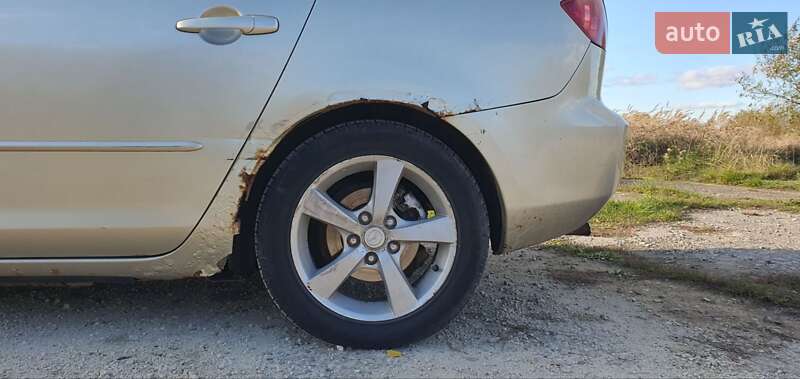 Седан Mazda 3 2004 в Калуше