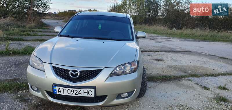 Седан Mazda 3 2004 в Калуше
