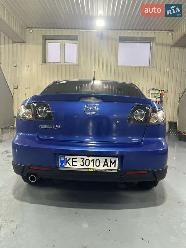 Седан Mazda 3 2005 в Каменском