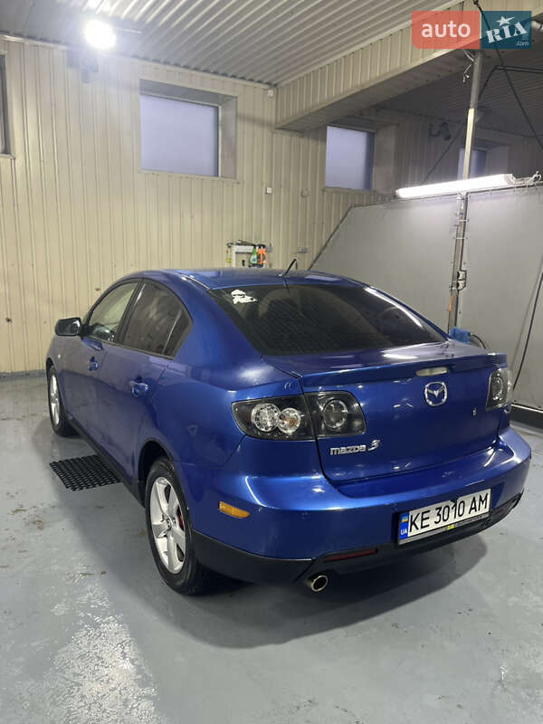 Седан Mazda 3 2005 в Каменском