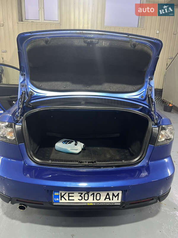 Седан Mazda 3 2005 в Каменском