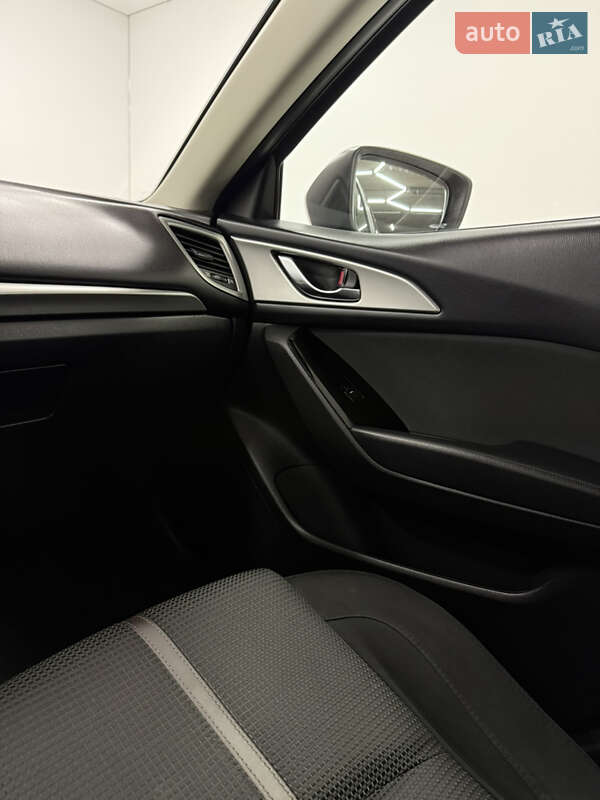 Седан Mazda 3 2018 в Одесі фото 22 Седан Mazda 3 2018 в Одесі