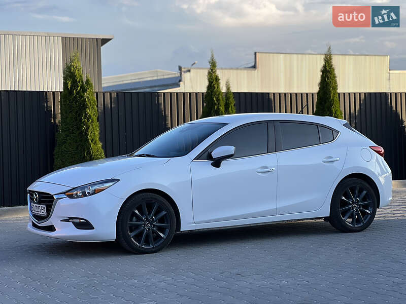Хэтчбек Mazda 3 2018 в Киеве фото 2 Хэтчбек Mazda 3 2018 в Киеве