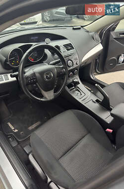 Седан Mazda 3 2013 в 
