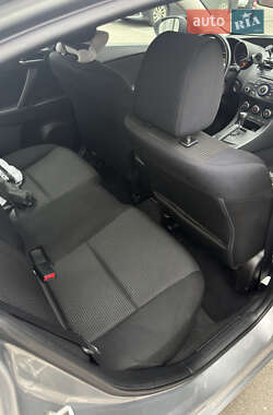 Седан Mazda 3 2013 в 