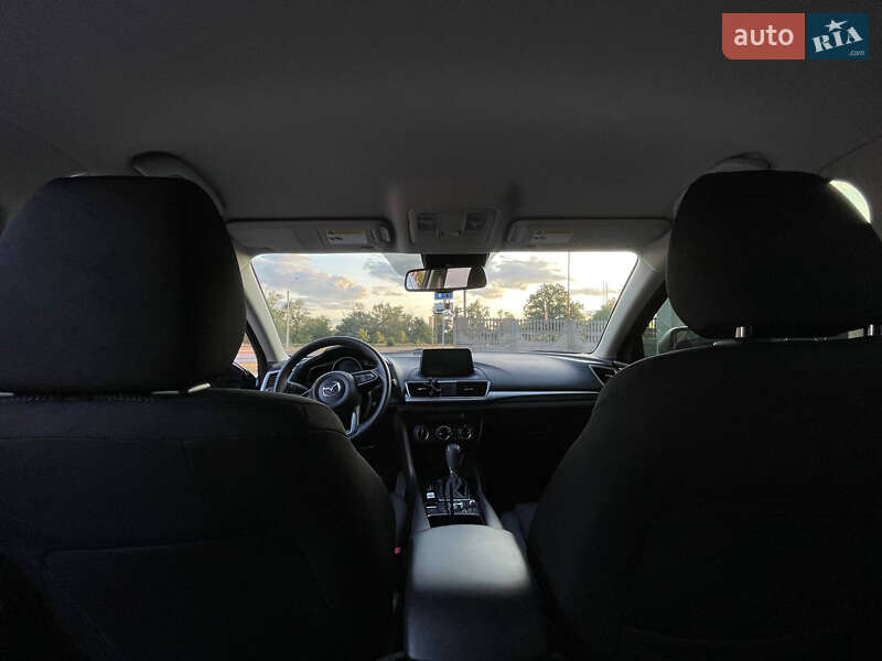 Седан Mazda 3 2018 в Запоріжжі