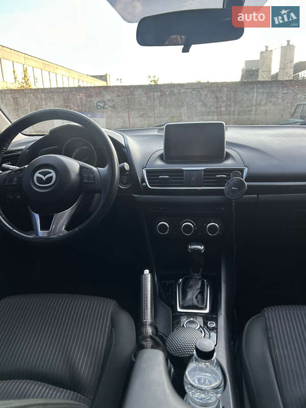 Седан Mazda 3 2014 в Львове