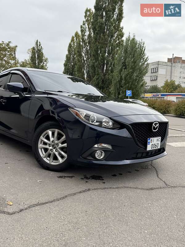 Седан Mazda 3 2015 в Полтаве