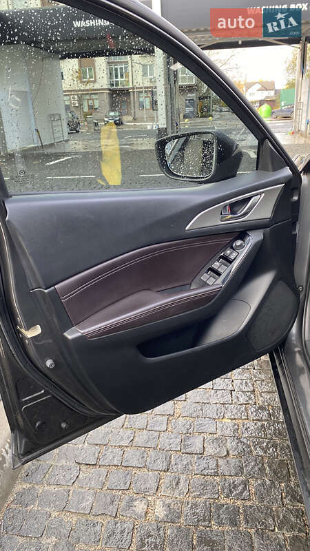 Седан Mazda 3 2016 в Києві