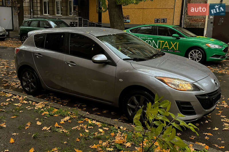 Хэтчбек Mazda 3 2010 в Харькове