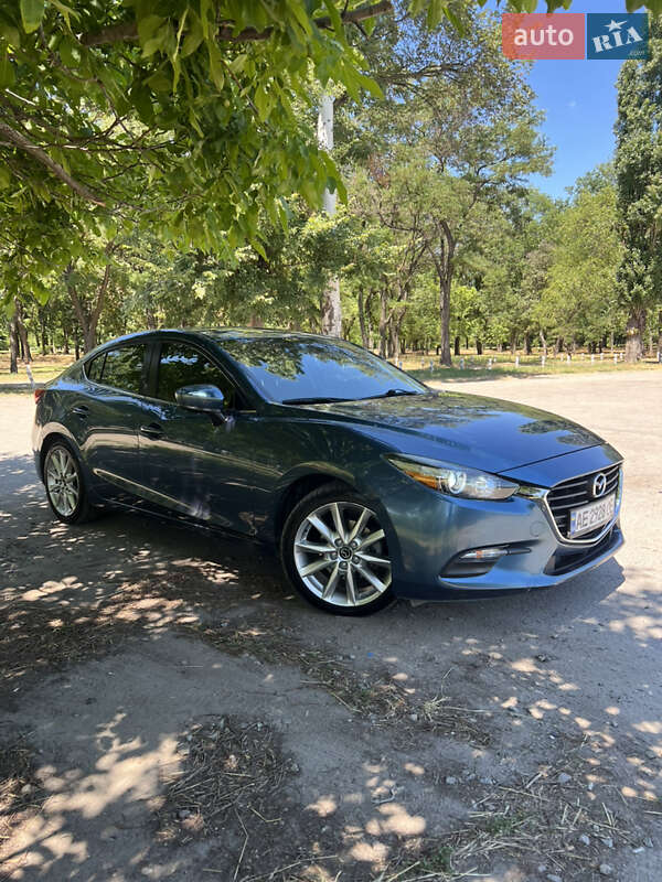 Седан Mazda 3 2016 в Павлограде