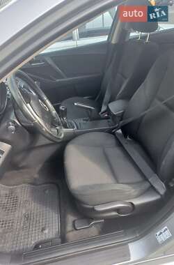 Седан Mazda 3 2011 в Ивано-Франковске