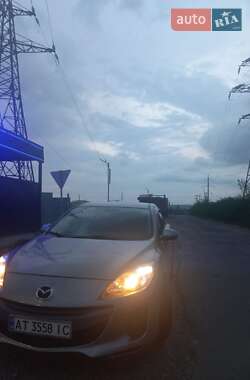 Седан Mazda 3 2011 в Ивано-Франковске