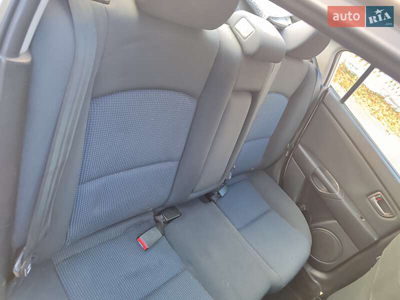 Седан Mazda 3 2006 в Києві