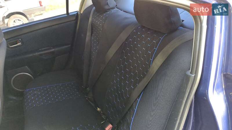 Седан Mazda 3 2005 в Черновцах