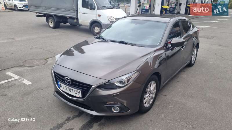 Седан Mazda 3 2014 в Киеве