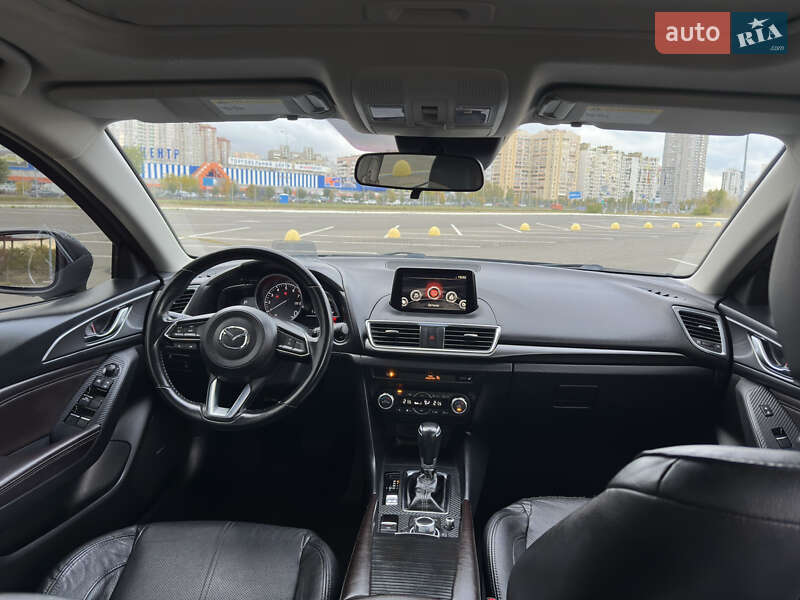 Хэтчбек Mazda 3 2017 в Киеве