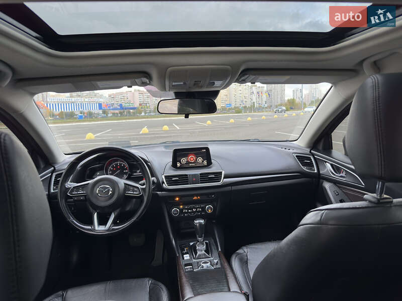 Хэтчбек Mazda 3 2017 в Киеве