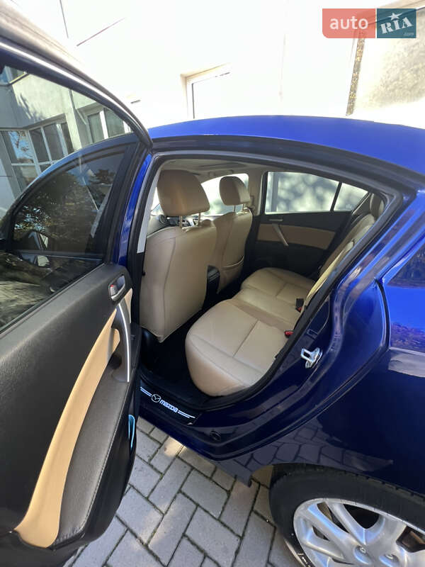 Седан Mazda 3 2012 в Одесі