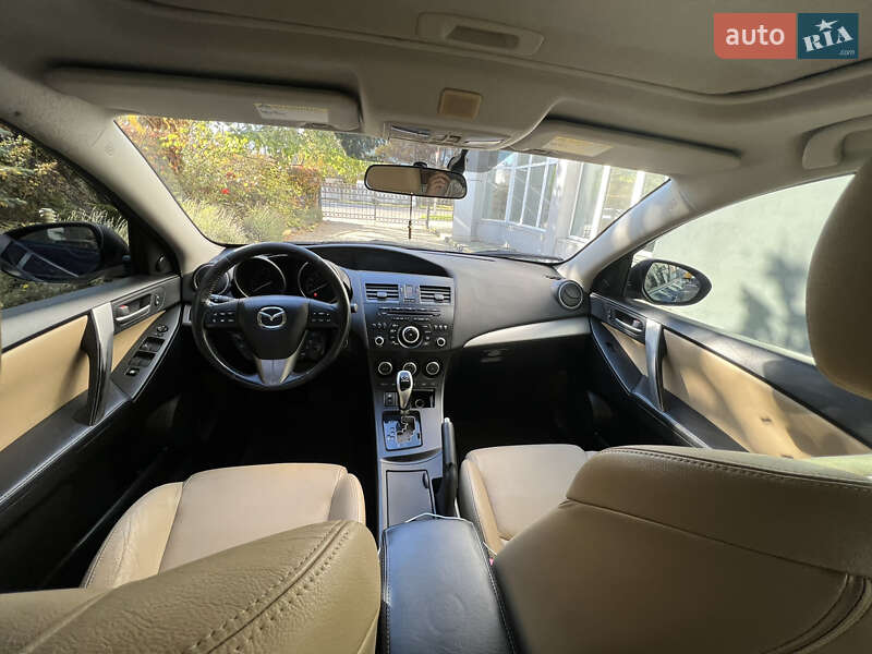 Седан Mazda 3 2012 в Одесі