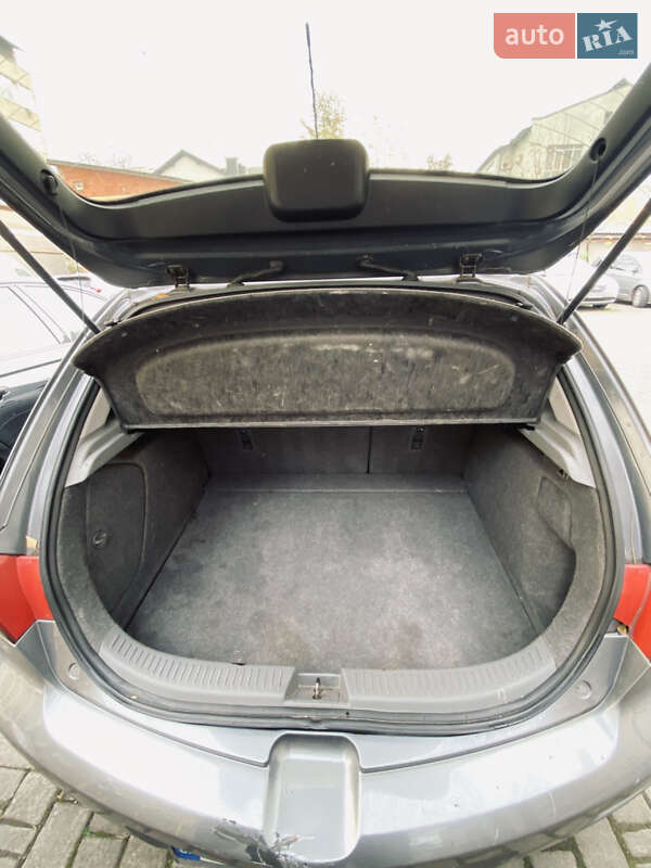 Хэтчбек Mazda 3 2005 в Ивано-Франковске