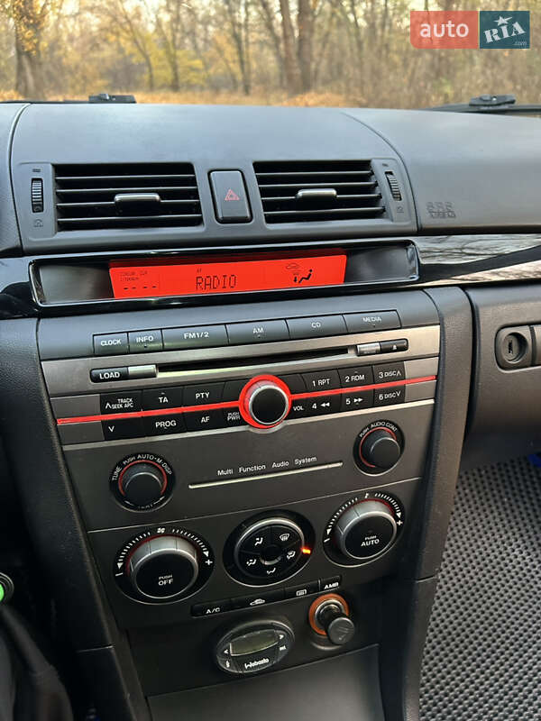 Хэтчбек Mazda 3 2006 в Днепре