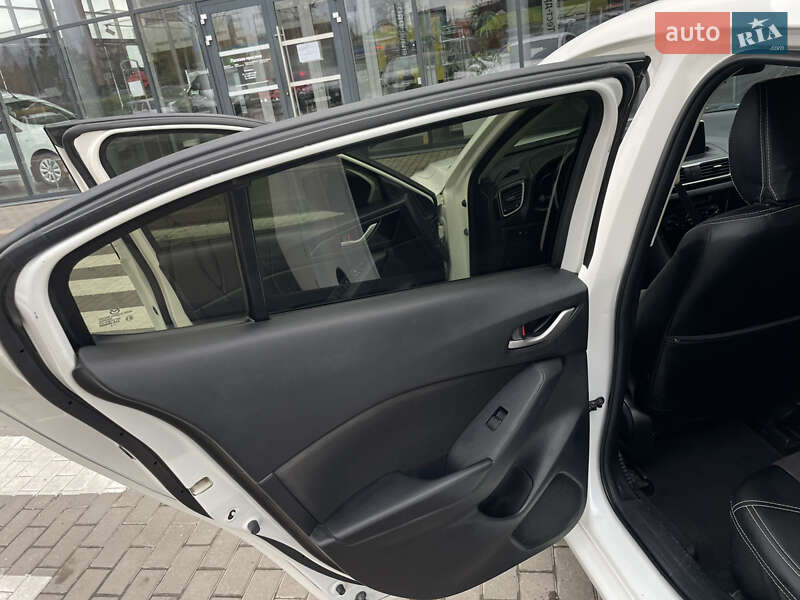 Седан Mazda 3 2016 в Полтаве фото 24 Седан Mazda 3 2016 в Полтаве