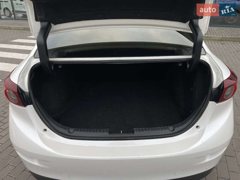 Седан Mazda 3 2016 в Полтаве фото 27 Седан Mazda 3 2016 в Полтаве