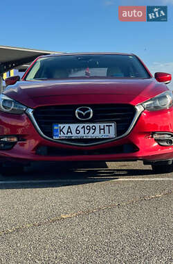 Седан Mazda 3 2018 в Киеве