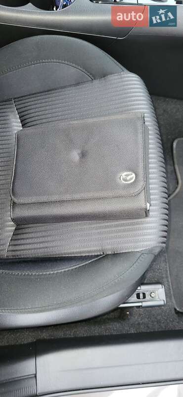 Седан Mazda 3 2016 в Киеве