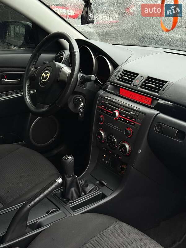 Седан Mazda 3 2008 в Чернівцях