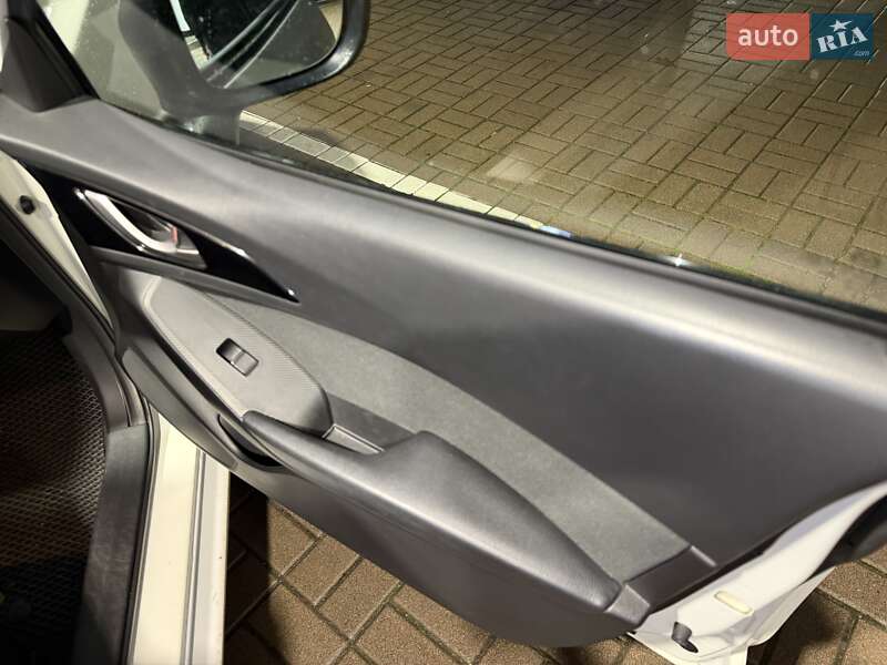 Седан Mazda 3 2014 в Киеве фото 22 Седан Mazda 3 2014 в Киеве