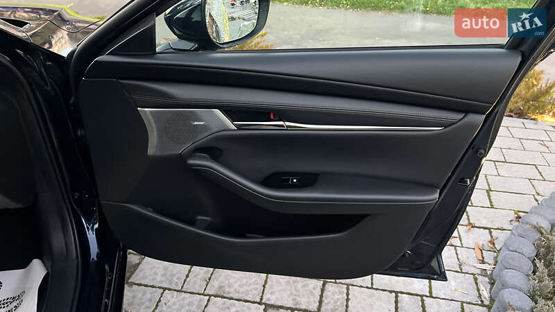 Седан Mazda 3 2022 в Львові