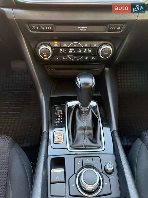 Седан Mazda 3 2018 в Киеве фото 14 Седан Mazda 3 2018 в Киеве