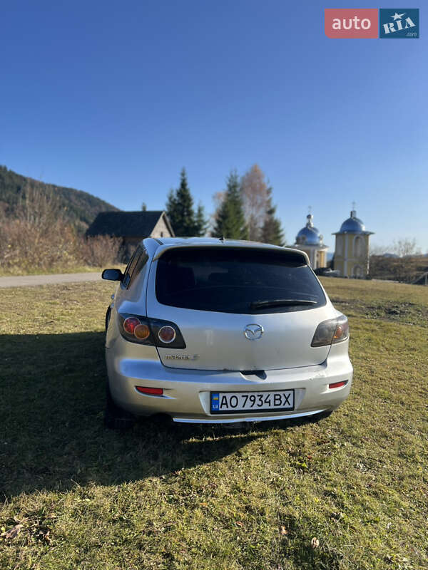 Хетчбек Mazda 3 2004 в Міжгір'ї
