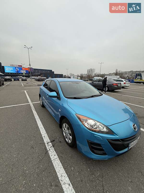 Хетчбек Mazda 3 2010 в Києві фото 3 Хетчбек Mazda 3 2010 в Києві