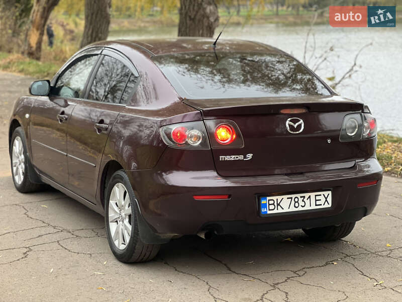 Седан Mazda 3 2007 в Ровно