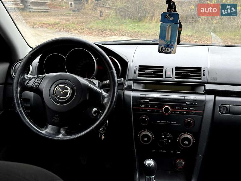 Хэтчбек Mazda 3 2004 в Каменец-Подольском