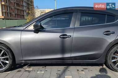 Хетчбек Mazda 3 2018 в Ужгороді