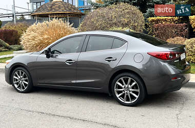 Седан Mazda 3 2018 в Дніпрі