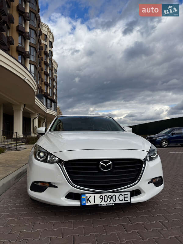 Седан Mazda 3 2017 в Софіївській Борщагівці