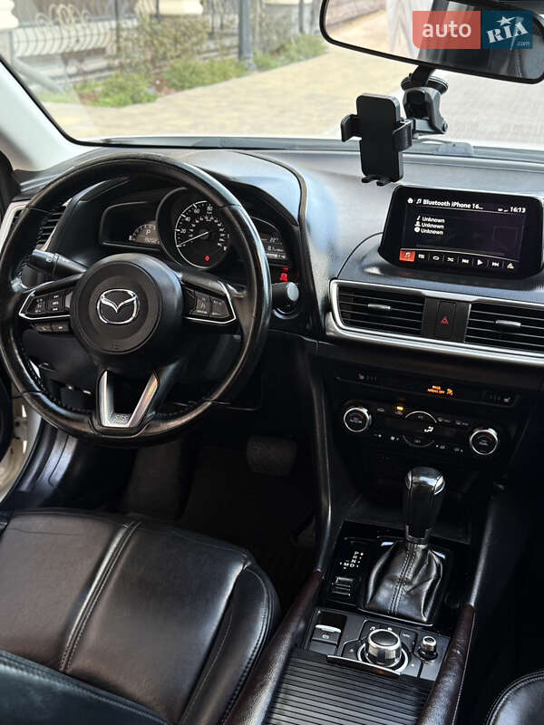 Седан Mazda 3 2017 в Софіївській Борщагівці