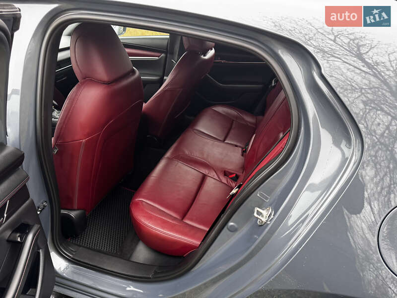 Хетчбек Mazda 3 2023 в Чернігові
