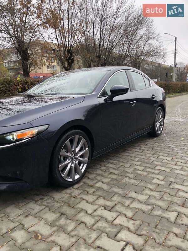 Седан Mazda 3 2020 в Чернівцях