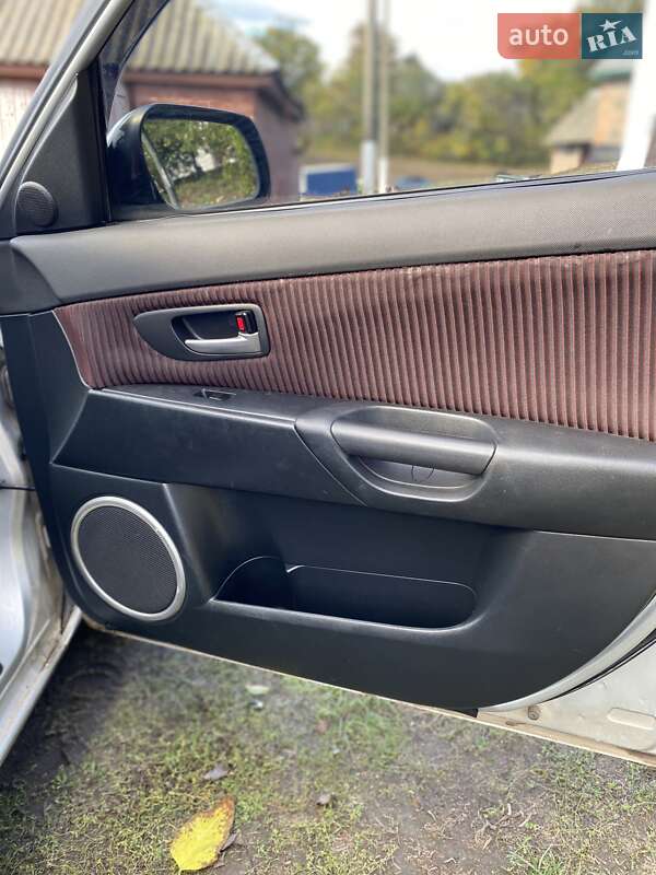 Седан Mazda 3 2003 в Черкасах