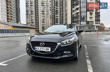 Седан Mazda 3 2017 в Киеве